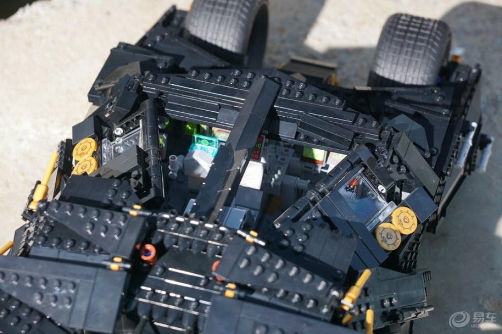 "复刻传奇"——蝙蝠车 lego 76023