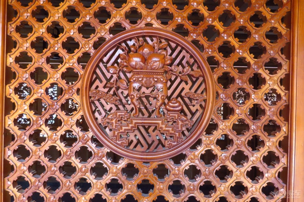 云南白族的木雕建筑