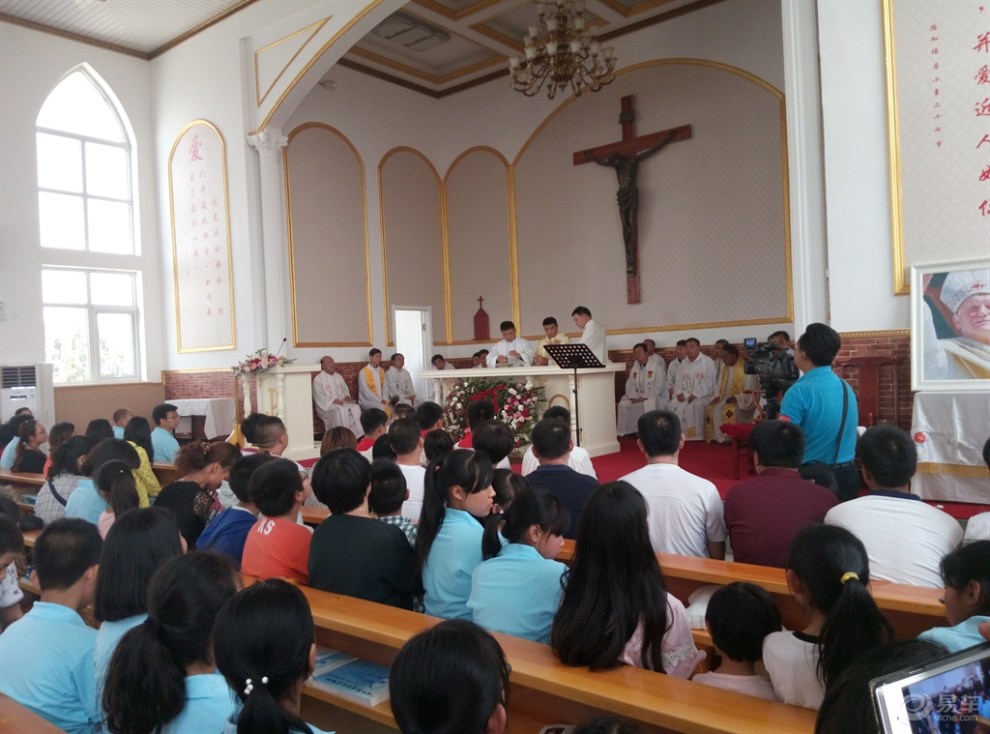 【石家庄cs35车友会】35带我教堂望弥撒