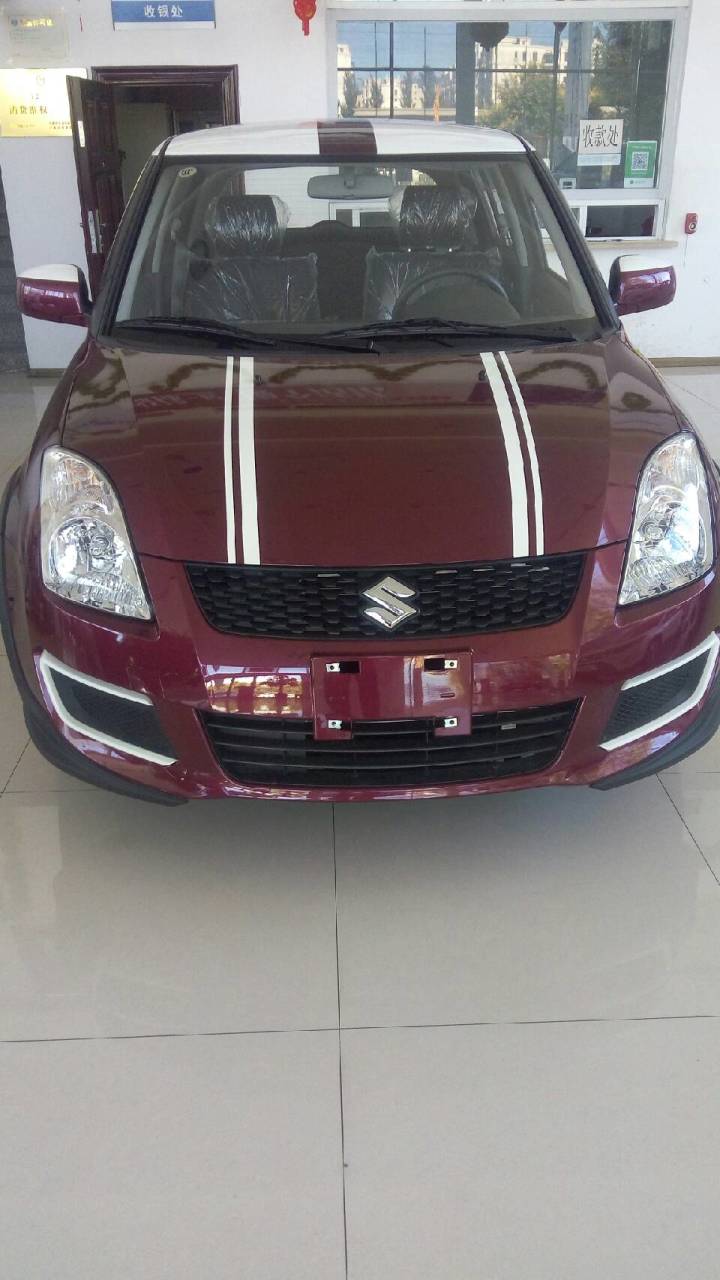 晒爱车小能手#雨燕双色1.3l现车欣赏