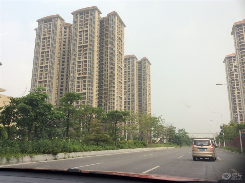 盘旋回迁房龙归城小区 深入感受红色贵族