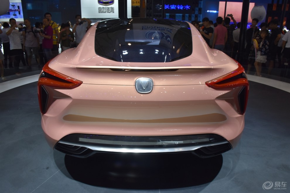 第二十届成都国际车展 瀚云实拍长安全新概念轿车--极流