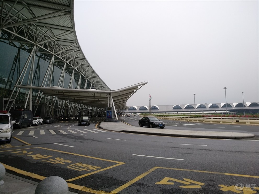 吉利帝豪gl之大白進城-廣州白雲國際機場一日遊