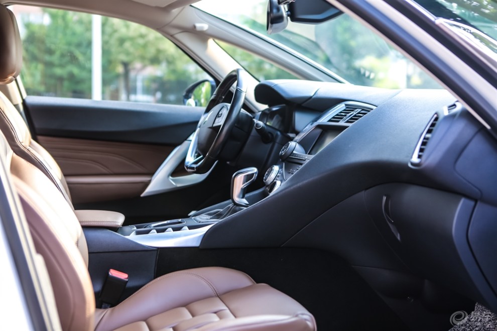 记ds5出众的内饰