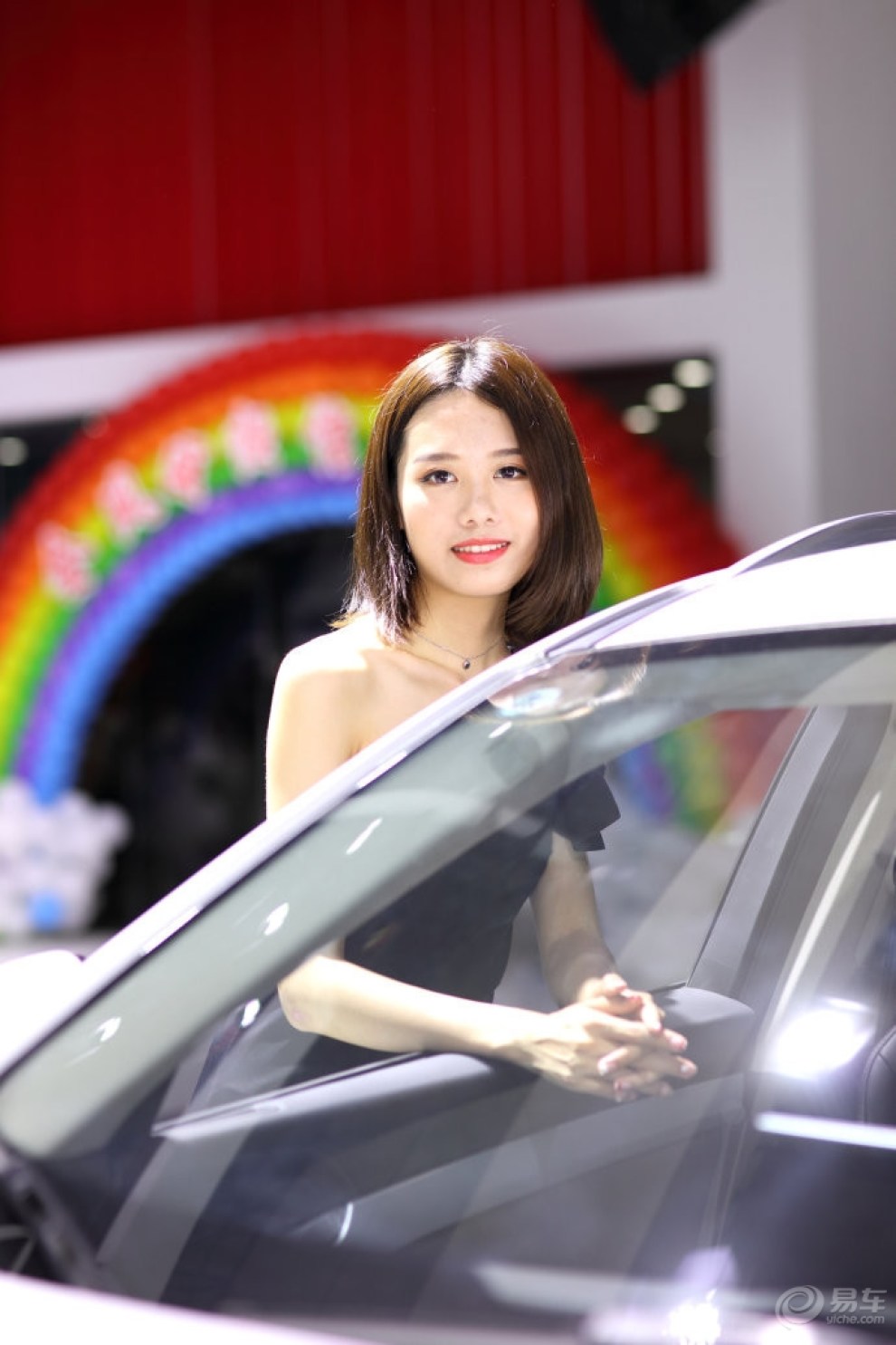 成都車展美女#記住新車的同時,車模呢